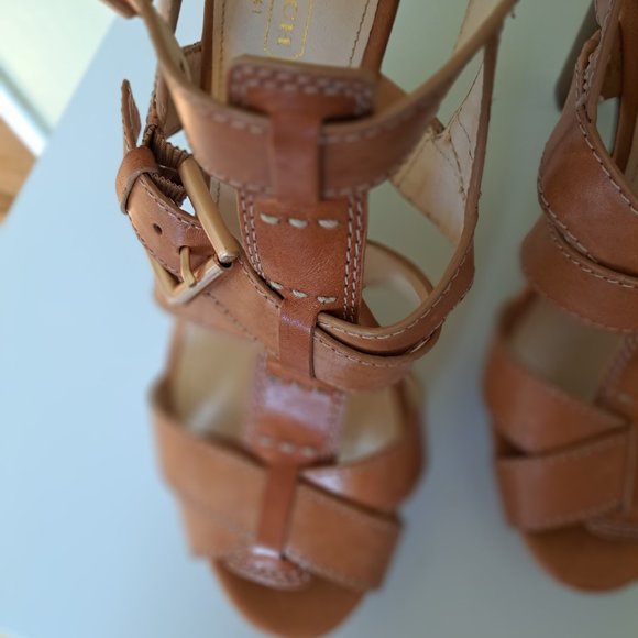 Coach 7.5 Heels - Picture 2 of 5